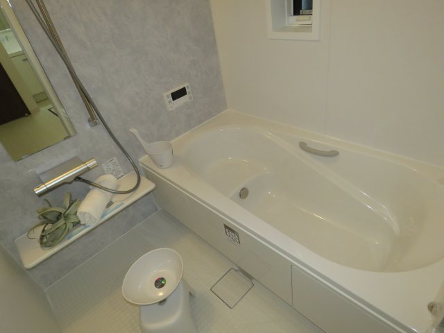 川越市氷川町　新築戸建ての浴室