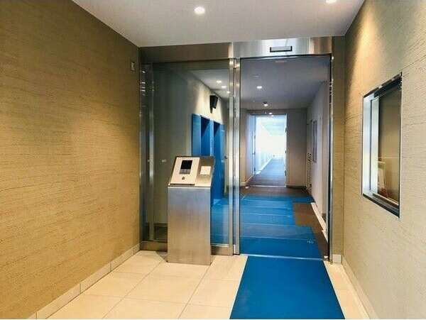 パークナードフィット津雲台のエントランス|建物の内部です