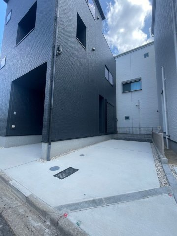 LIGNAGE名古屋市南区立脇町23-1期全2棟＜新築一戸建て仲介手数料無料＞の駐車場|ご成約キャンペーン実施中です♪詳細は弊社ホームページ、スタッフまでお気軽にお問合せ下さい！お役に立てる自信があります♪