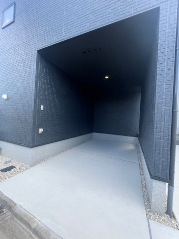 LIGNAGE名古屋市南区立脇町23-1期全2棟＜新築一戸建て仲介手数料無料＞の駐車場|ご成約キャンペーン実施中です♪詳細は弊社ホームページ、スタッフまでお気軽にお問合せ下さい！お役に立てる自信があります♪