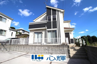 【外観】 | 宇部市大字東須恵中古2階建 | 整備された道路に面する現地は、コミュニティー以外の方々の出入りも少なく、お車の出し入れも楽々です。