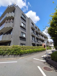 【外観】 | ダイアパレス砧公園１階部分のお部屋は通常仲介手数料２２１万６７０円→０円！さらにキャッシュバック１７万円にて即日現地案内可能です！