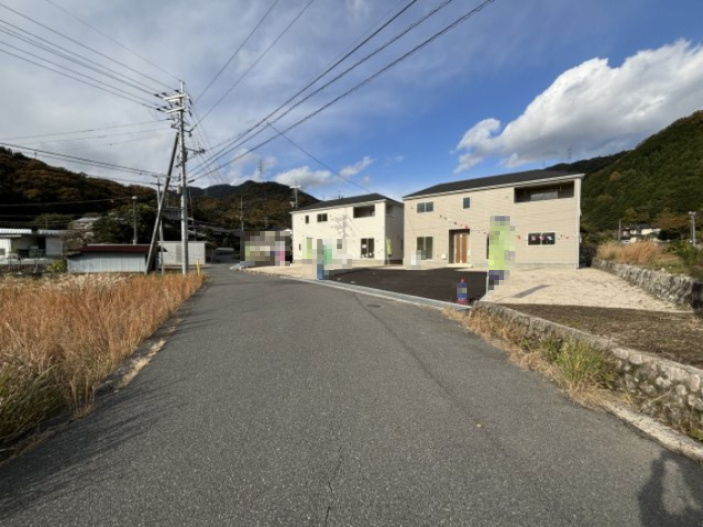 新築戸建　可部町大字上町屋（No.2／No.2）の前面道路含む現地写真