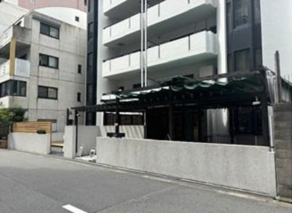 大阪市西区京町堀１丁目の店舗一部の外観