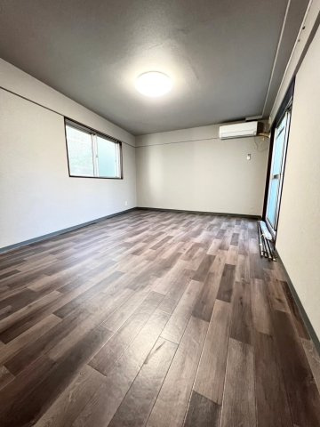 メゾン・ド・四谷の洋室|2面採光