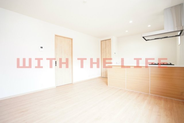 FLOW津福駅前【キャンペーン対象物件】の居間・リビング|使いやすいリビングです