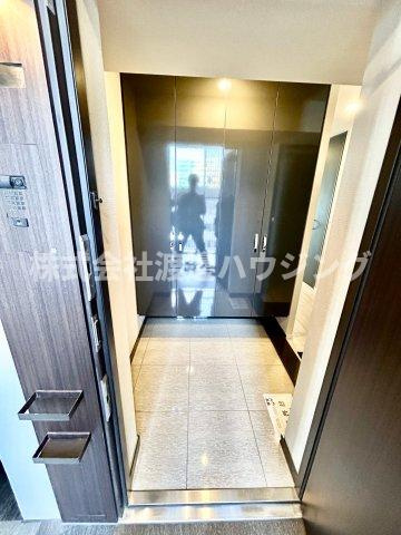 グランアッシュ江坂の玄関