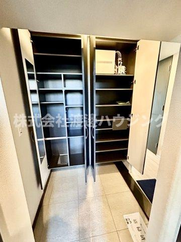 グランアッシュ江坂の収納|玄関収納