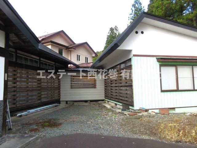 花巻市湯口字大沢　土地建物の外観