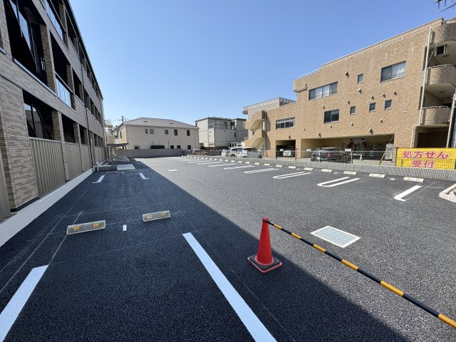 オーベン中神の駐車場
