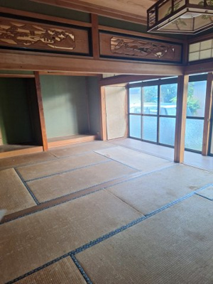 【和室】 | 鳥取県八頭郡八頭町小別府　中古戸建て | 1階和室と縁側