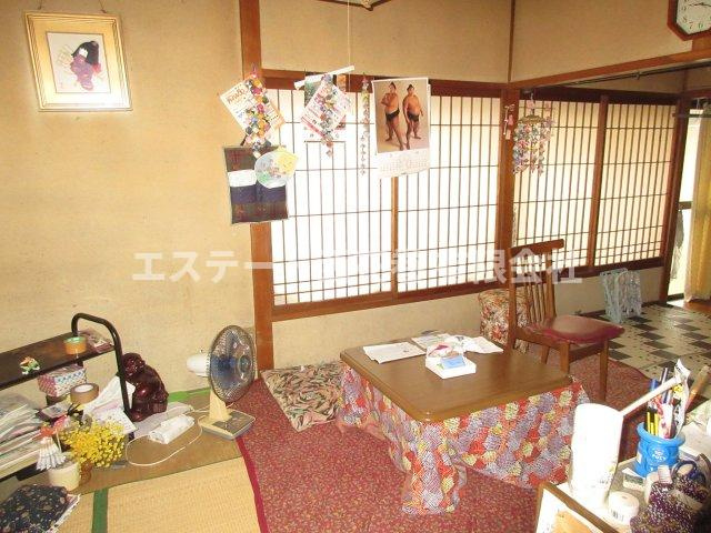 花巻市東和町東晴山8区　土地建物の居間・リビング