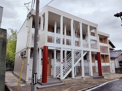 レオパレスネクストのエントランス|建物の内部です