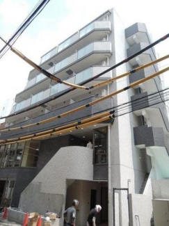 【外観】 | 鉄筋コンクリート造のがっちりとした建物。