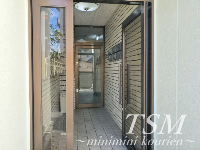 ひかりハイツのエントランス