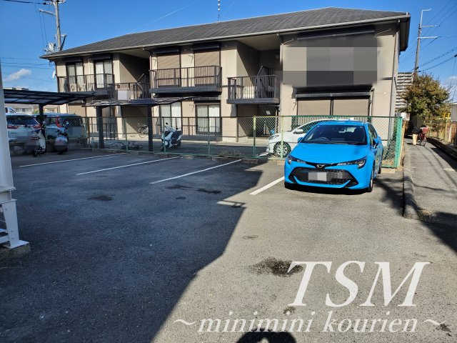 ひかりハイツの駐車場