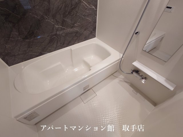 ルミエール取手の浴室