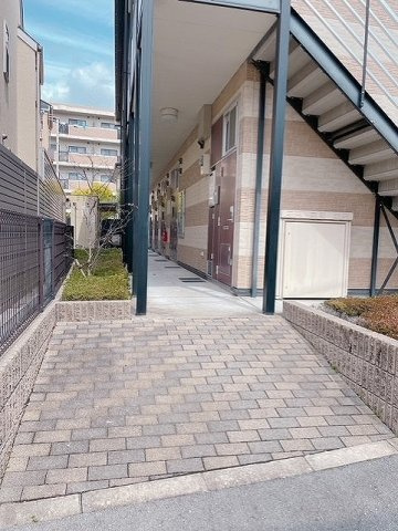 レオパレスＴａｋａｒａｚｕｋａのエントランス