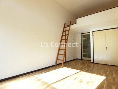 【内装】 | サンヒルズ鷺ヶ森 | ８帖の洋室にロフト付き。