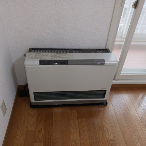 Ａ２０１号室室内ヒーターです。