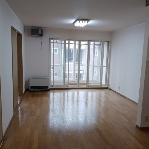 Ａ２０１号室リビングです。