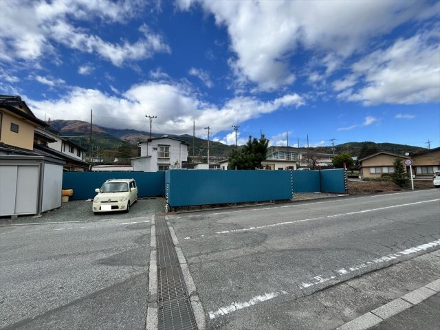 上市之瀬高台111坪土地の前面道路含む現地写真