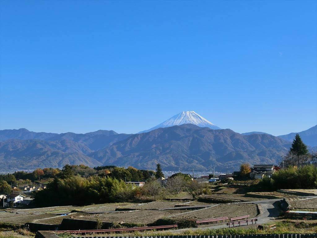 上市之瀬高台111坪土地の周辺|棚田からの富士山