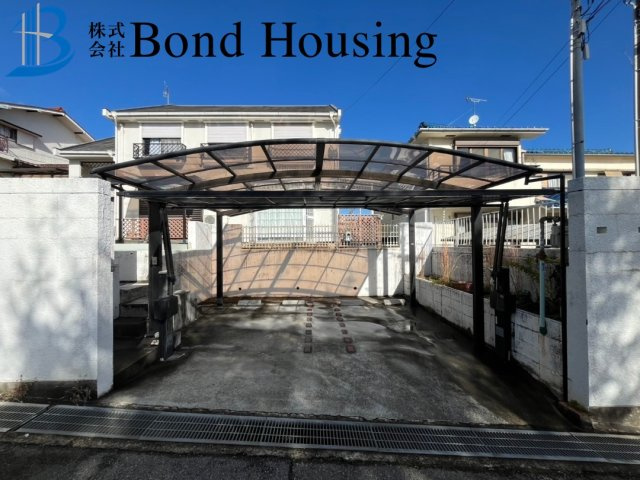 敷地広々89坪以上　山手台3丁目　築41年の駐車場