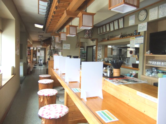花巻市東和町土沢　売り店舗の内装|店内（カウンター席）