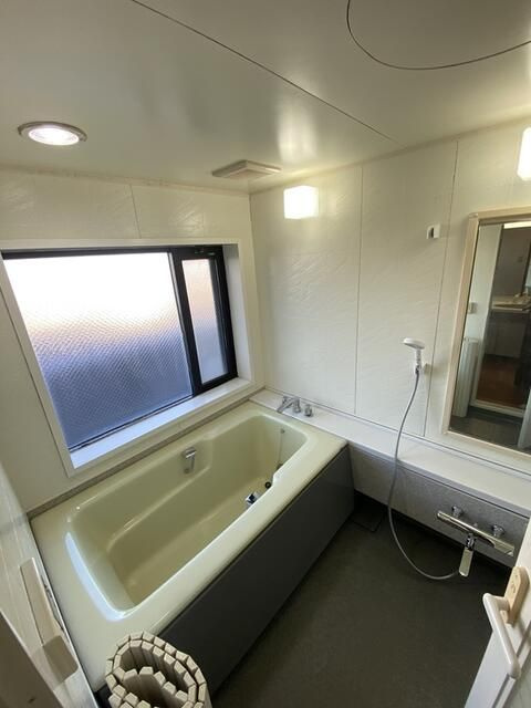 ヨシワガーデンの浴室