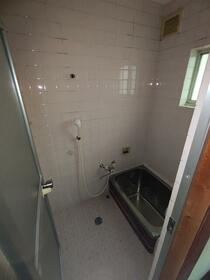 北条６丁目　中古一戸建ての浴室|浴室　窓あり
■物件内覧・資金計画相談・住宅ローン相談、リフォーム相談、お問合せ受付中■
※当日・翌日のご内覧、ご相談はお電話でのお問合せがスムーズです！