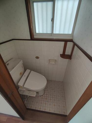 北条６丁目　中古一戸建てのトイレ|温水洗浄便座
■物件内覧・資金計画相談・住宅ローン相談、リフォーム相談、お問合せ受付中■
※当日・翌日のご内覧、ご相談はお電話でのお問合せがスムーズです！