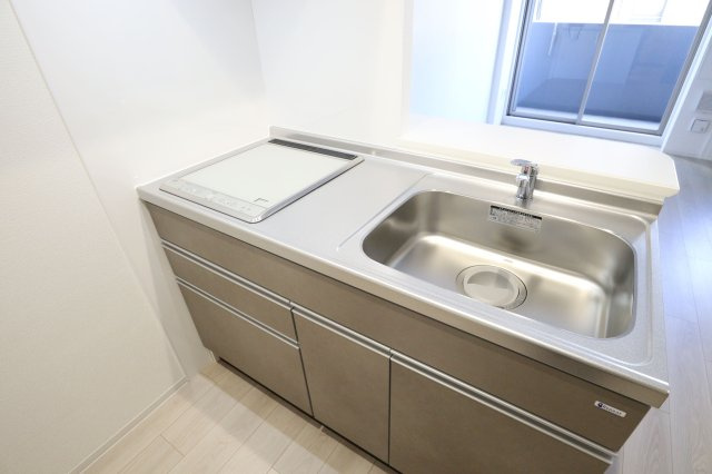 セレニテ江坂グランデのキッチン