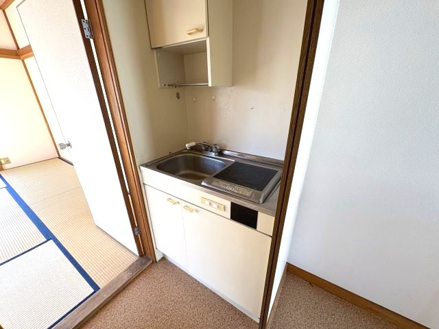 しろがねハイツの玄関