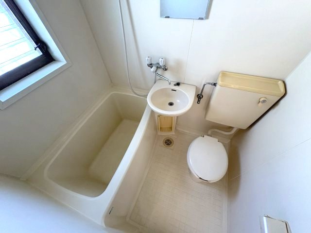 しろがねハイツの浴室