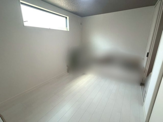 【洋室】 | 右京区西京極南方町 | 南側に窓のある約6帖の洋室は1階でも明るい♪