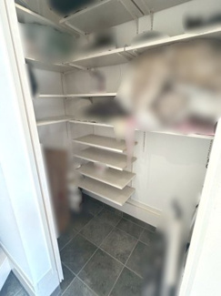 【収納】 | 右京区西京極南方町 | シューズインクローゼット：可動棚で履物に合わせて自由な収納！