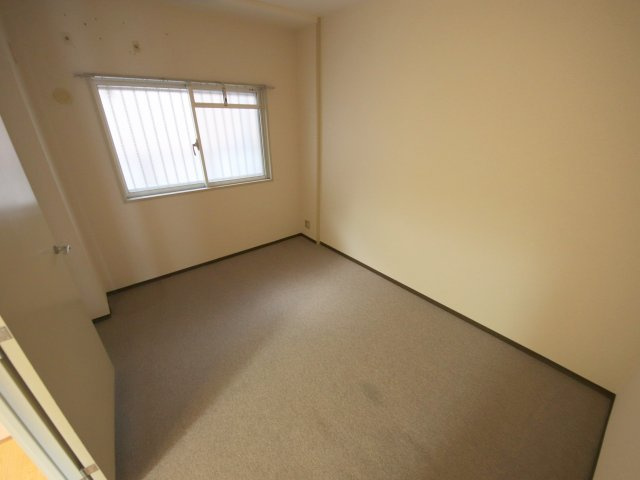 フローラル生駒の居間・リビング