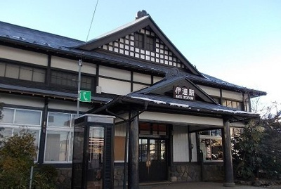 【周辺】 | ドミールオカマエ　Ａ | 伊達駅まで1400m