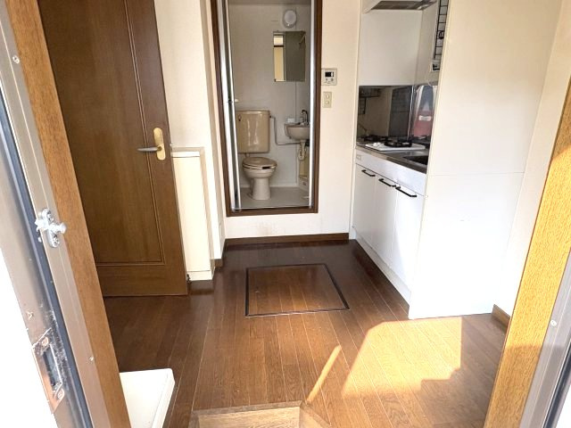 ストークハイツ佐藤の玄関