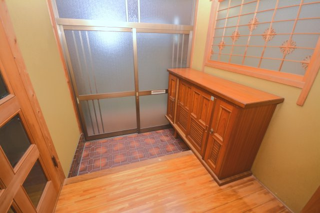 【玄関】 | 一本松貸家