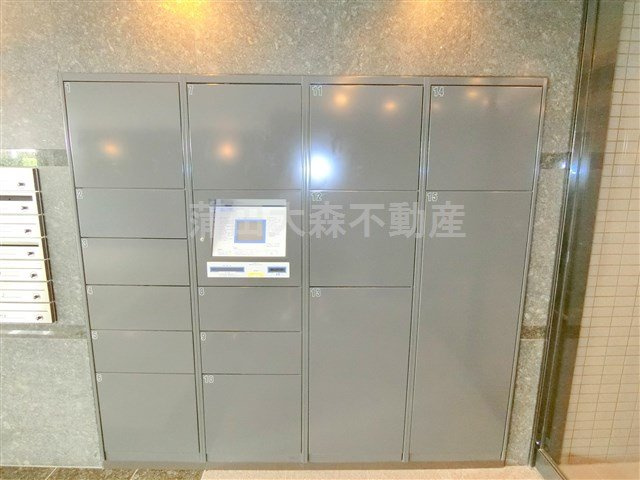 ルーブル蒲田七番館のその他共用部分|ネットショッピングなど不在時の荷物の受け取りに宅配BOX　必須条件の方も多いかと！