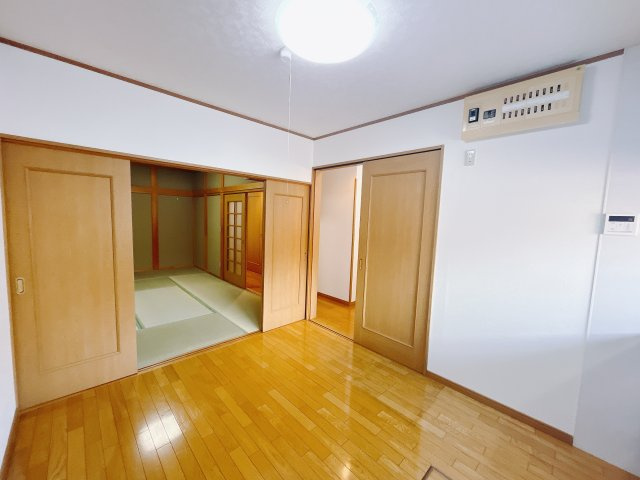 【中古戸建】熊谷市円光の居間・リビング|■キッチン