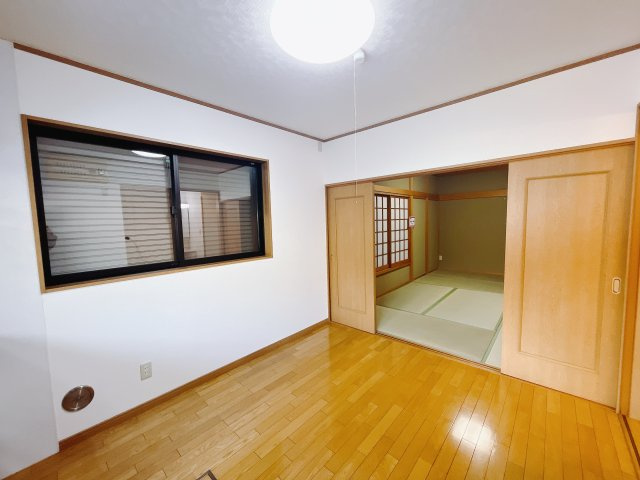 【中古戸建】熊谷市円光の居間・リビング|■キッチン