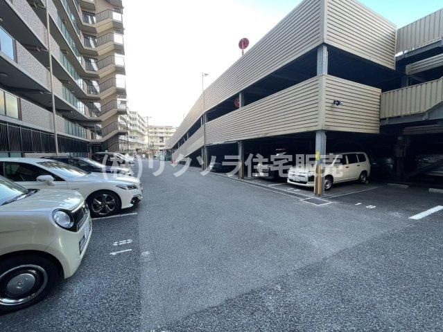 ライオンズマンション寝屋川の駐車場|■物件内覧・資金計画相談・住宅ローン相談、リフォーム相談、お問合せ受付中■
※当日・翌日のご内覧、ご相談はお電話でのお問合せがスムーズです！