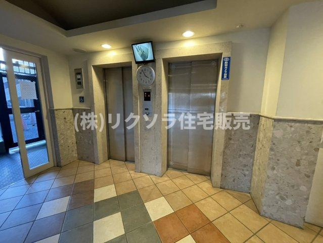 ライオンズマンション寝屋川のその他共用部分|エレベーターホール
■物件内覧・資金計画相談・住宅ローン相談、リフォーム相談、お問合せ受付中■
※当日・翌日のご内覧、ご相談はお電話でのお問合せがスムーズです！