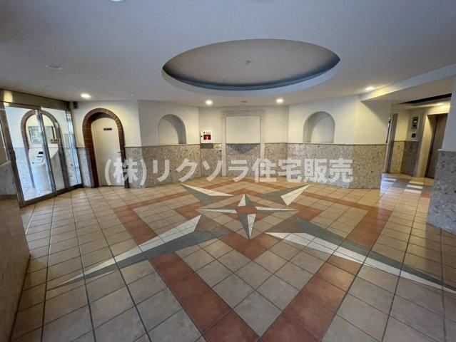 ライオンズマンション寝屋川のエントランス|■物件内覧・資金計画相談・住宅ローン相談、リフォーム相談、お問合せ受付中■
※当日・翌日のご内覧、ご相談はお電話でのお問合せがスムーズです！