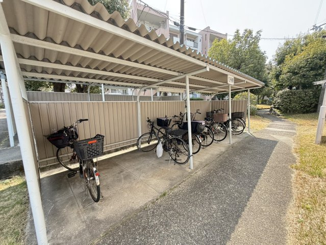 釈尊寺第一住宅第12号棟の駐輪場