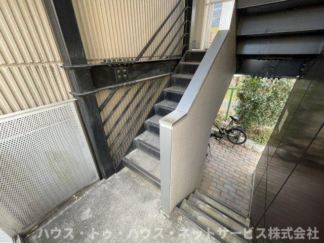 メールオフィスＳＫビルのエントランス