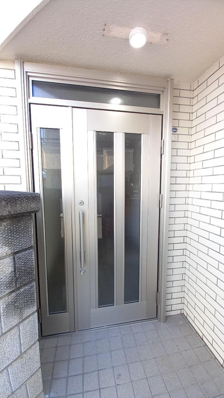 岡山5丁目　中古一戸建ての玄関|玄関
■物件内覧・資金計画相談・住宅ローン相談、リフォーム相談、お問合せ受付中■
※当日・翌日のご内覧、ご相談はお電話でのお問合せがスムーズです！